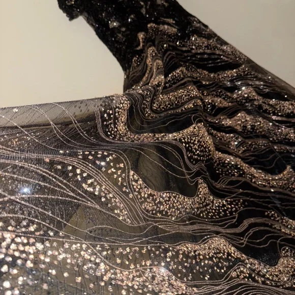 Party dresses - Picture 3 of 17